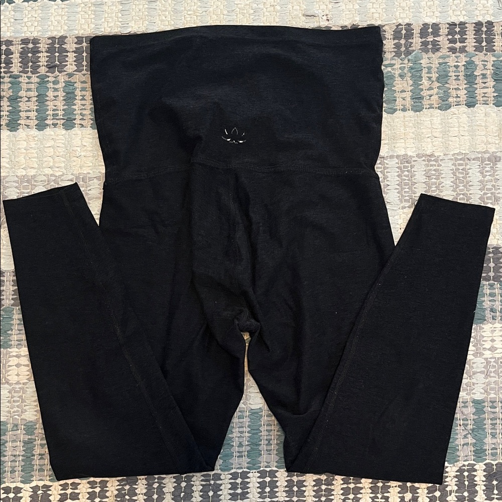 Beyond Yoga / Beyond the Bump midi maternity leggings size M